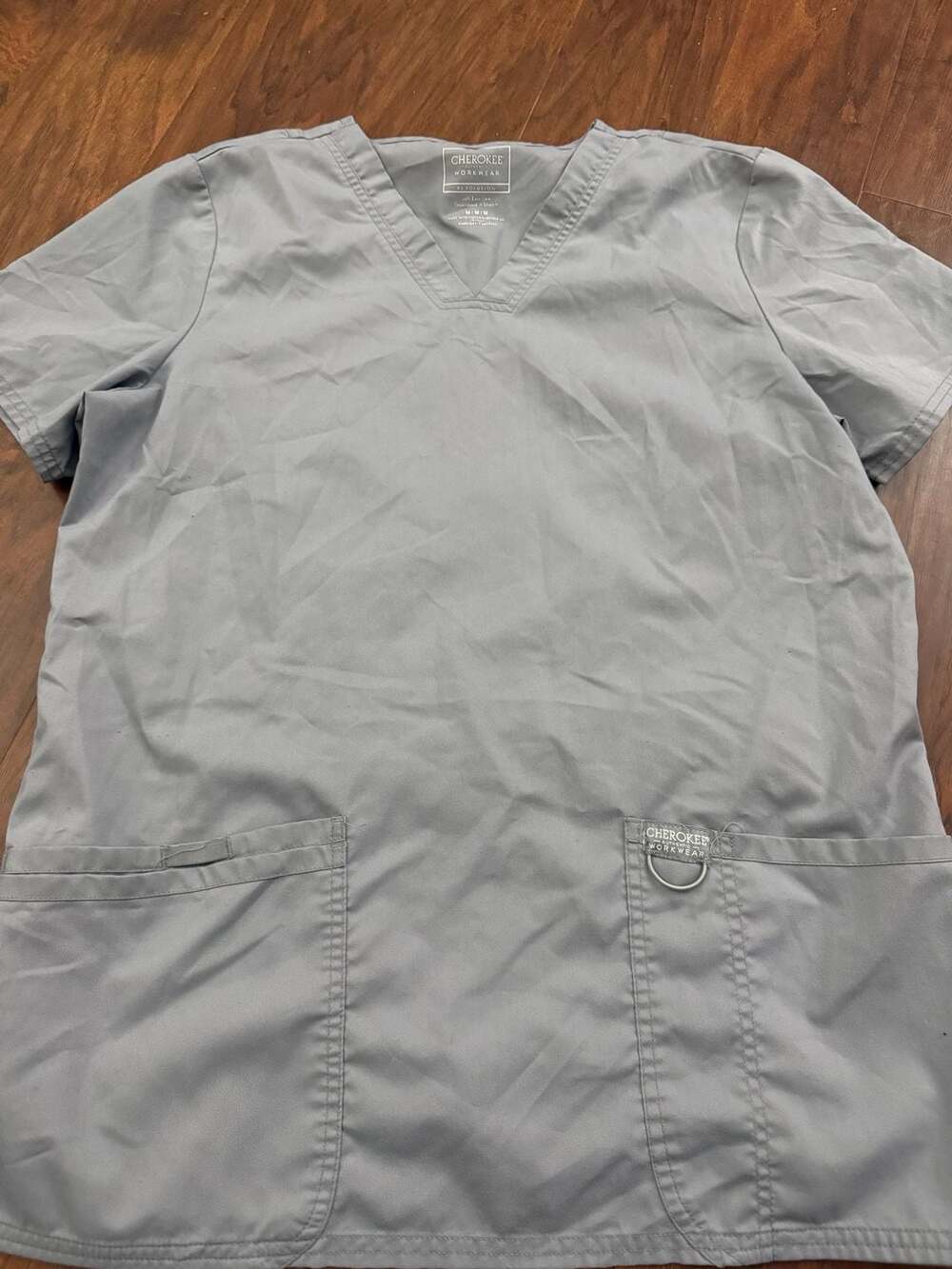 Cherokee Workwear Revolution V-Neck Scrub Top Grey Size M WW620